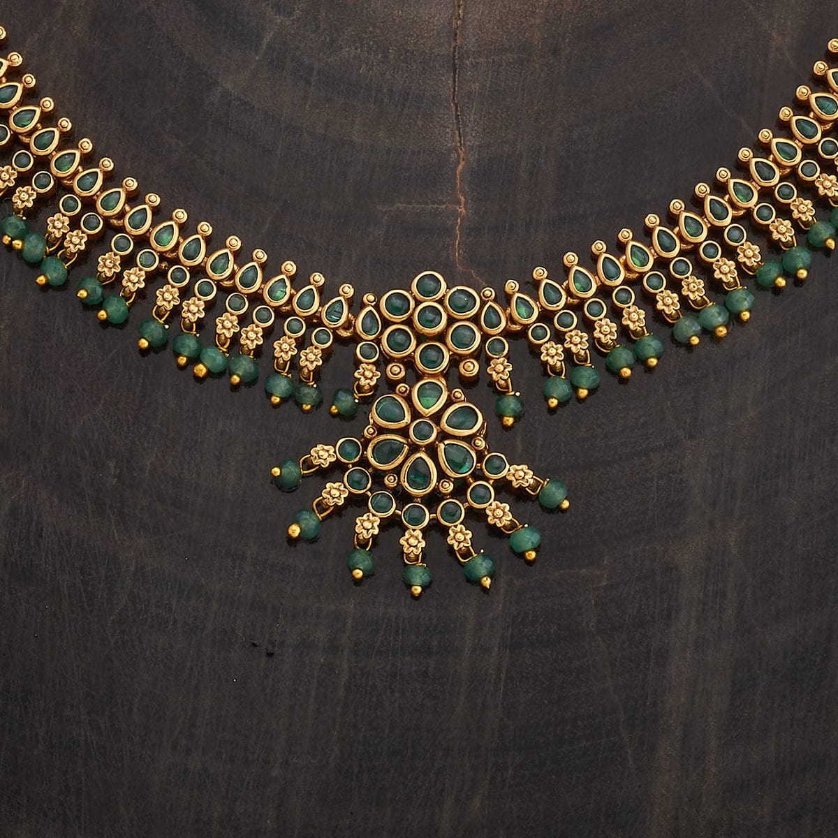 Vintage Elegance: Exquisite Antique Necklace