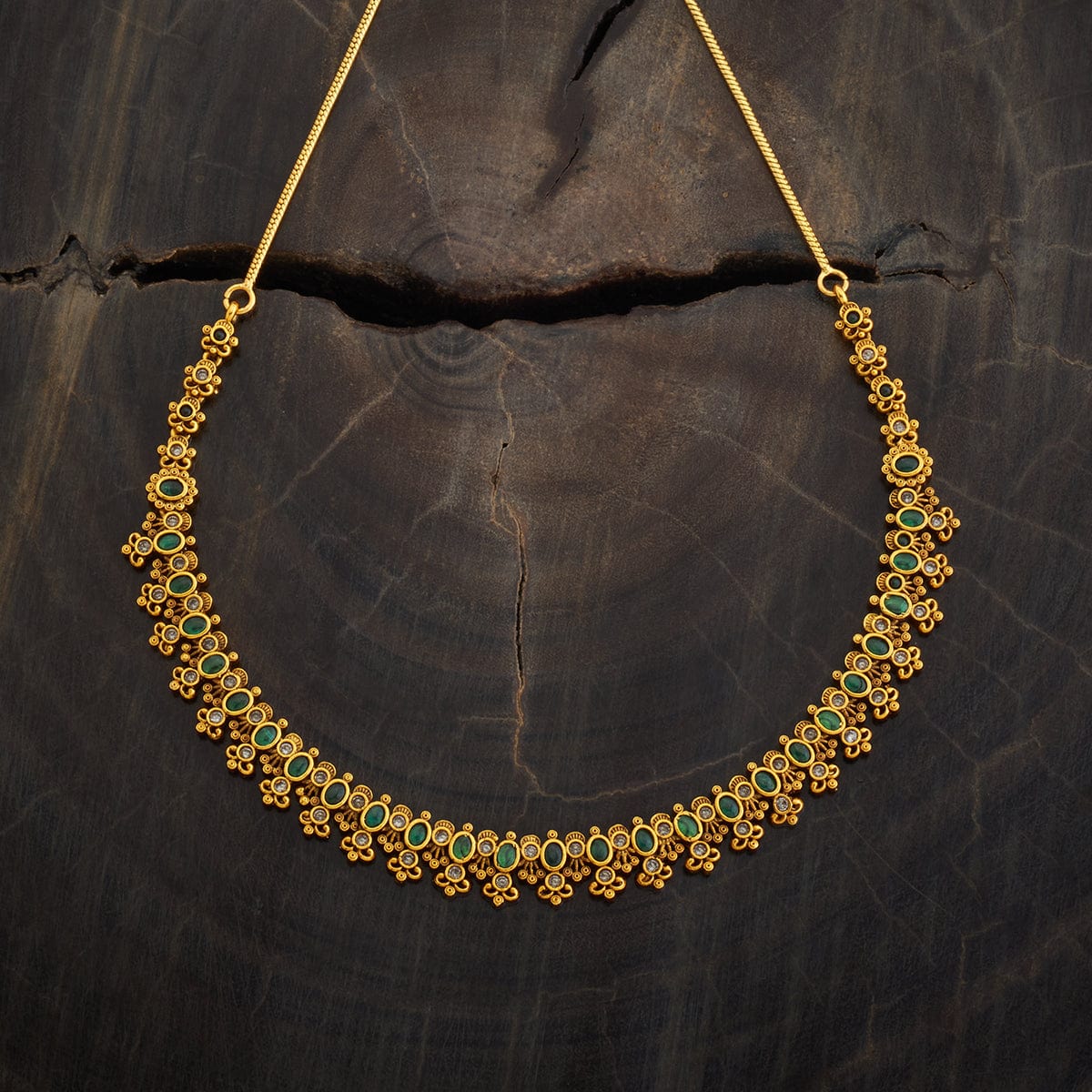 Vintage Elegance: Timeless Antique Necklace