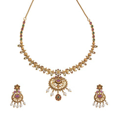 Timeless Antique Necklace: A Touch of Elegance and History