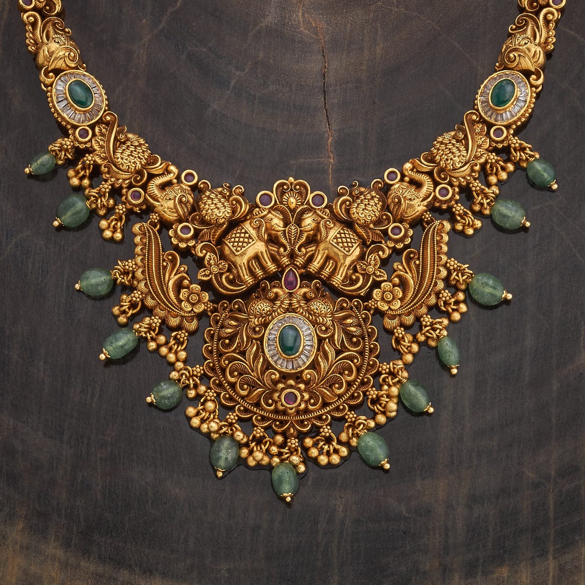 Vintage Elegance: Timeless Antique Necklace