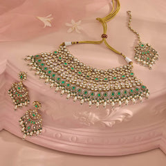 Exquisite Kundan Necklace for Timeless Elegance