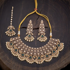 Radiant Kundan Necklace for Timeless Elegance