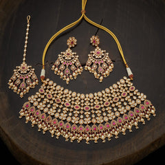 Exquisite Kundan Necklace for Timeless Elegance